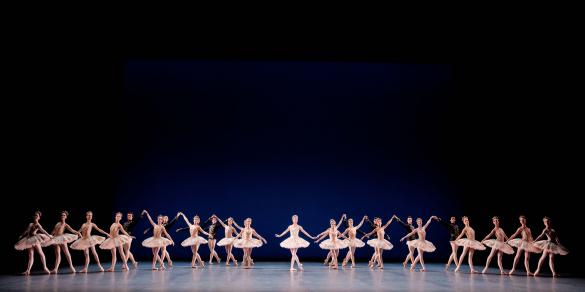 George Balanchine-Ballet impérial © Agathe Poupeney/OnP